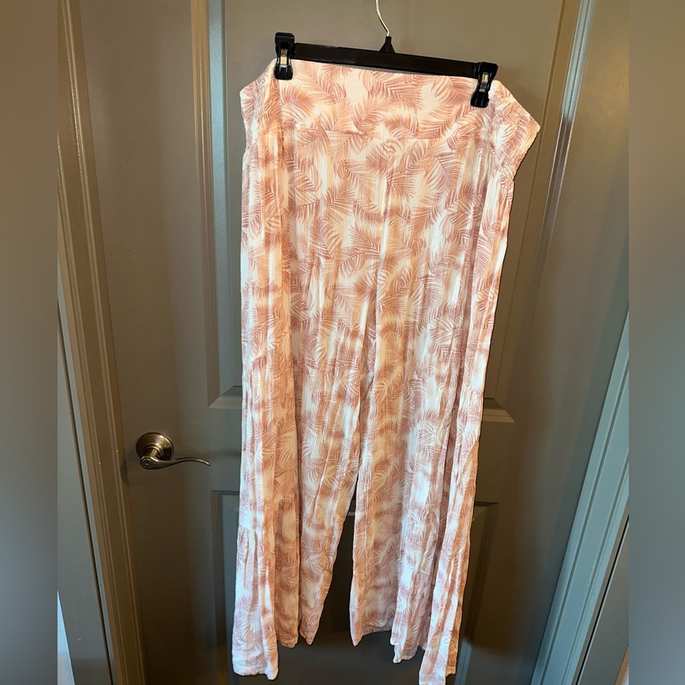 Resortware palazzo pants.